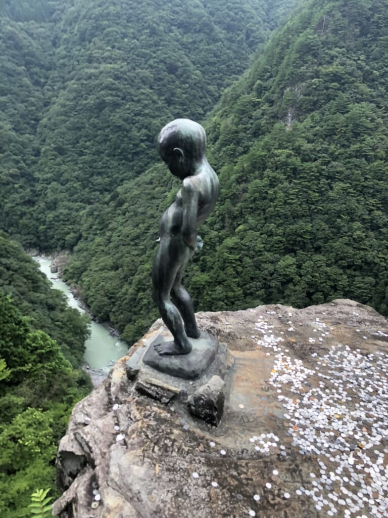 祖谷渓の小便小僧 徳島県日本の絶景100選 バイクブロス・マガジンズ