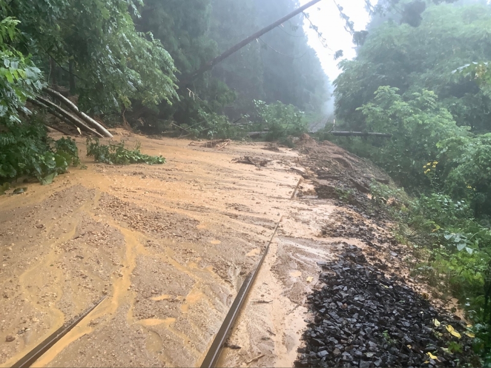 台風2号豪雨 JR和歌山線・南海高野線で土砂災害による運休が発生 : 阪和線の沿線から