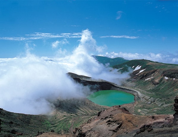 秋の山形蔵王 蔵王ロープウェイ地蔵山頂駅のモニュメント 山形県山形市の写真素材108107115- PIXTA