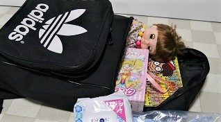 帰省 新幹線、飛行機内で子供をぐずらせないための厳選おもちゃは4つ☆安いポータブルDVDプレーヤーが大活躍！ -