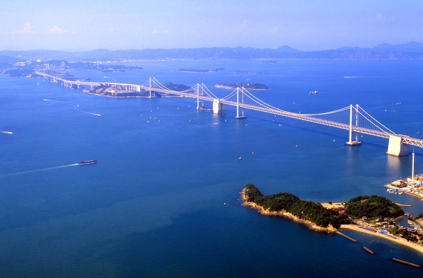 瀬戸大橋：まるごと体感「瀬戸大橋」見て・きいて 新鮮な感動を－JB本四高速－