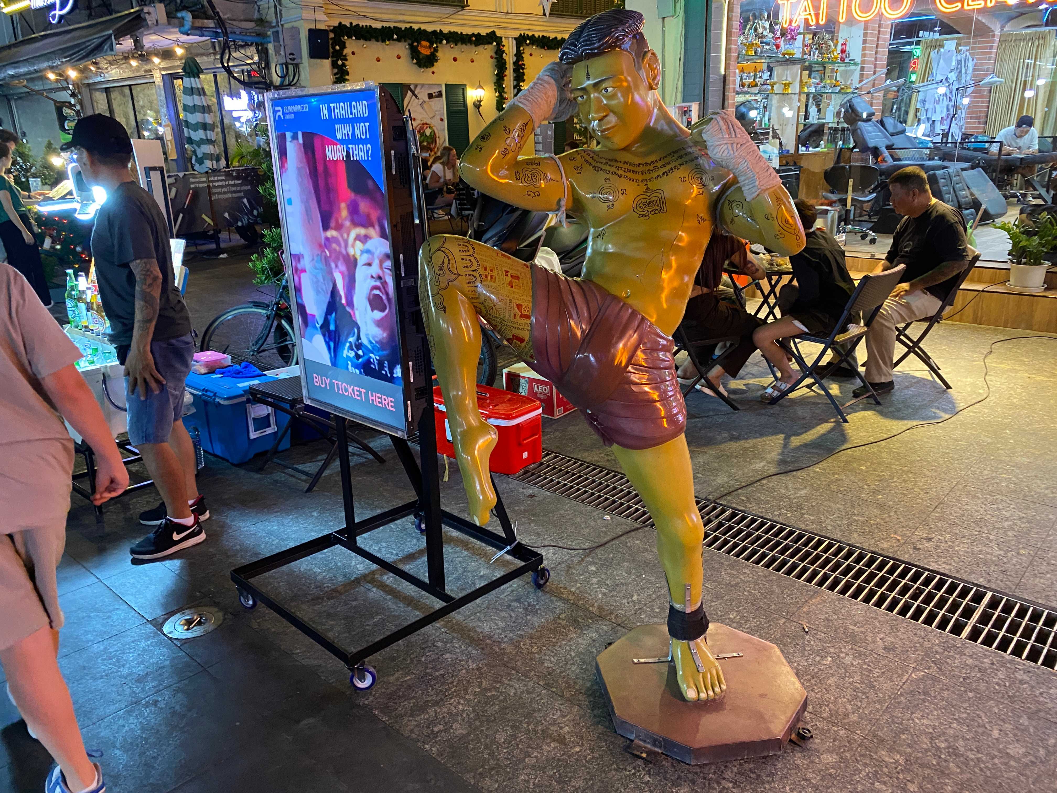 バンコク夜遊びスポット人気エリアとおすすめバー&クラブ