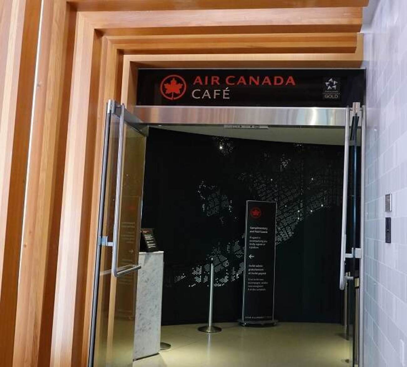 ロサンゼルス空港LAX：スターアライアンスラウンジ ANA SFCやスタアラゴールドで利用可能5star