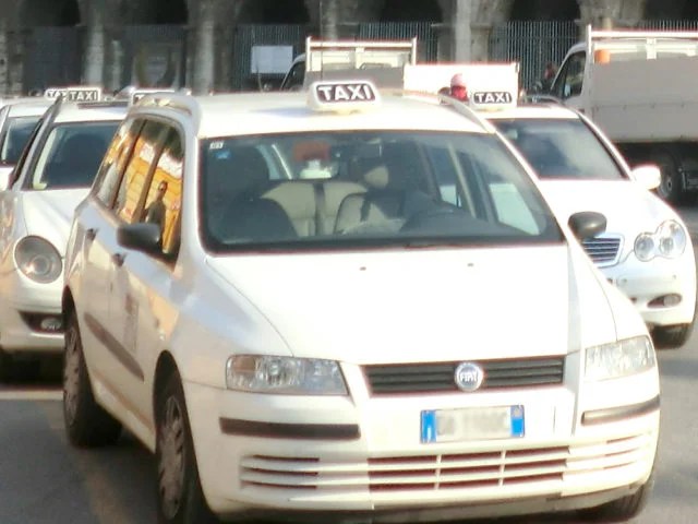 ミケランジェロ広場でのフィレンツェプライベート写真撮影 2025