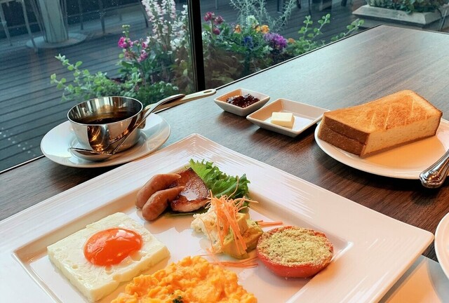 東京駅 絶景の丸の内側でランチ！ 美味しいグルメと駅舎ビューが楽しめる4店 - まっぷるウェブ