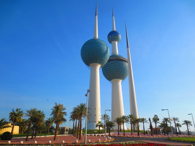 給水塔マニアも必見！高さ187mの「クウェート・タワー」 : 超高層マンション・超高層ビル