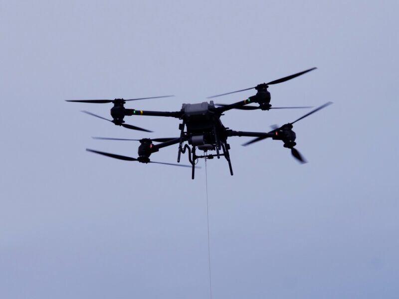 電動乗用ラジコン メルセデスベンツ AMG