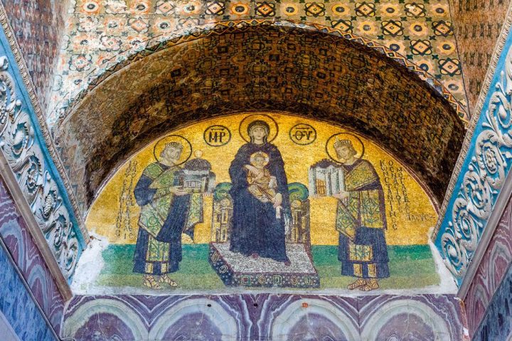 世界遺産から外れる？ モスクとなったアヤソフィア - 日本経済新聞