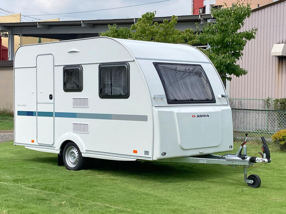 キャンプ用トレーラーの老舗がレトロ風に「イメチェン」 小型モデルで新市場を攻めるWIRED.jp