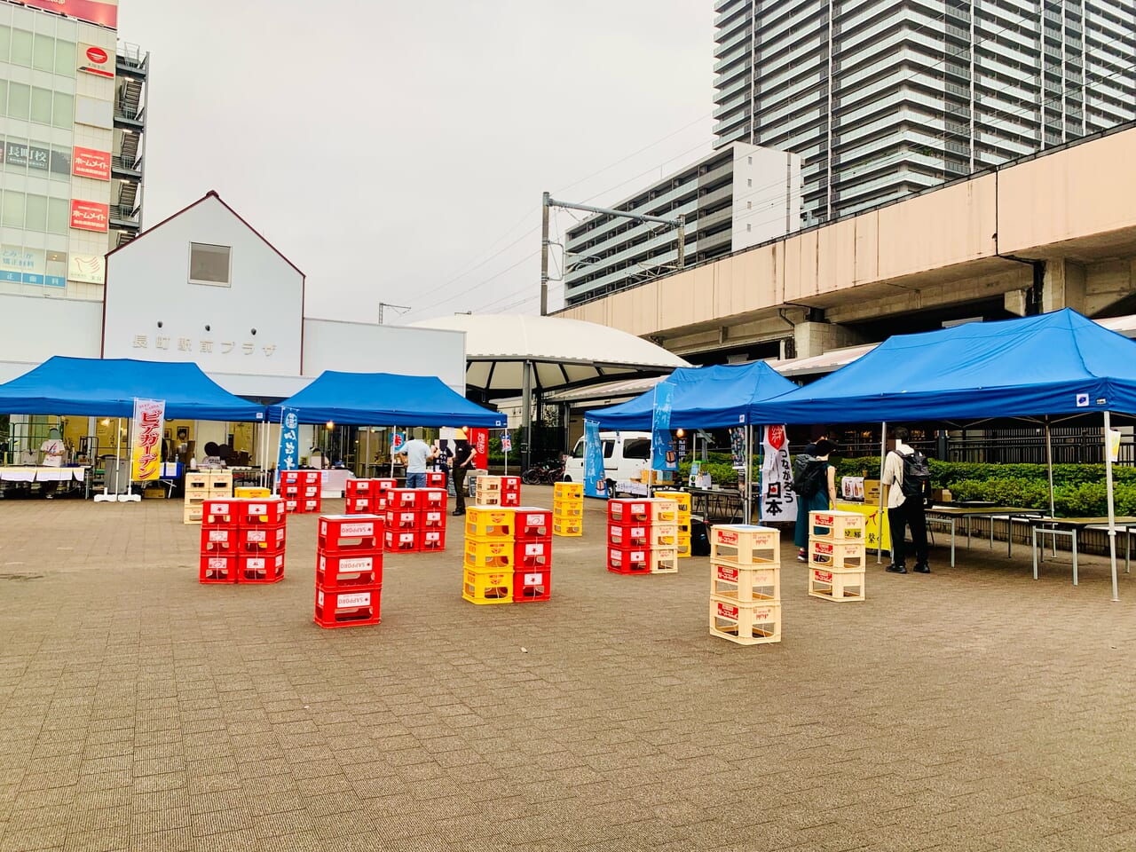 今年も外でビールのウマい季節がやってきた！ 明治神宮外苑『森のビアガーデン』は9月23日までさんたつ by 散歩の達人