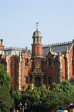 ナイトメアー・ビフォア・クリスマス』の世界に一変！東京ディズニーランド ホーンテッドマンション“ホリデーナイトメアー”