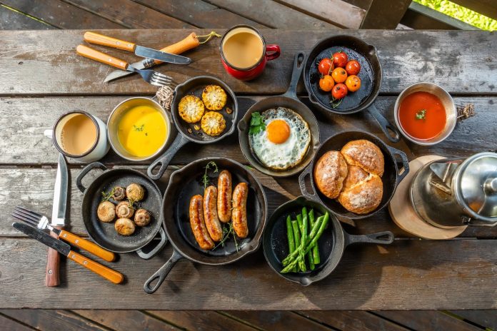 簡単・絶品キャンプ飯39選！楽しておいしい手抜きテクも紹介 保存版キャンプ・アウトドア情報メディアhinata