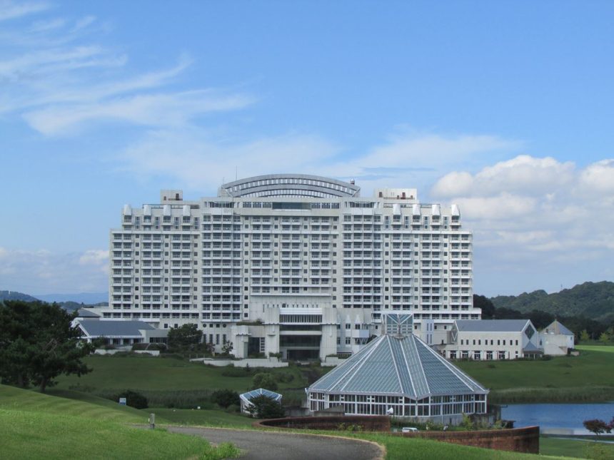 北陸最恐」の廃ホテル、ホラー映画ロケ地に 反対一色だった住民を変えたものは : 読売新聞