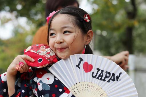 2000年代爆発的な人気を誇ったママ雑誌「I LOVE mama」が令和4年2月に復刊号を発売！株式会社MRAのプレスリリース