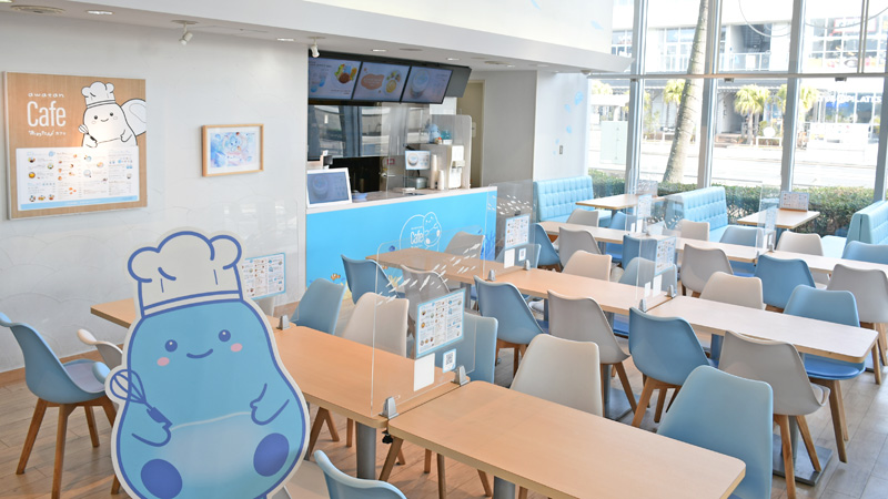 行列ができる水浸しカフェ🍰全面に水を張ったウォーターテーブルで食べるとろけるバスクチーズケーキと濃厚ラテが名物！東京グルメ