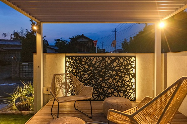 モロッコタイル風なデザイン！高級リゾートな雰囲気のあるお部屋へ 腰高窓 オーナメントブルー 等倍柄商品詳細オーダーデザインカーテン通販『DRiUM ドリウム