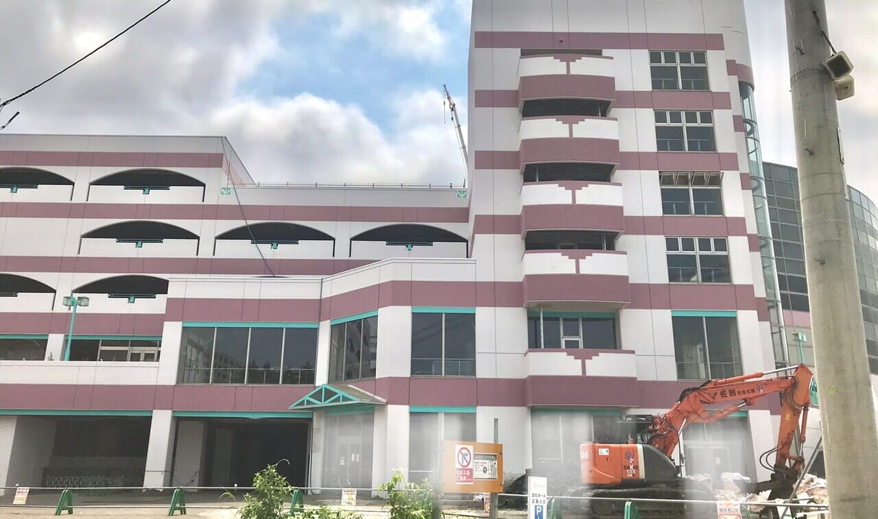 旧長崎屋帯広店解体工事 現場見学会を開催しました。宮坂建設工業株式会社