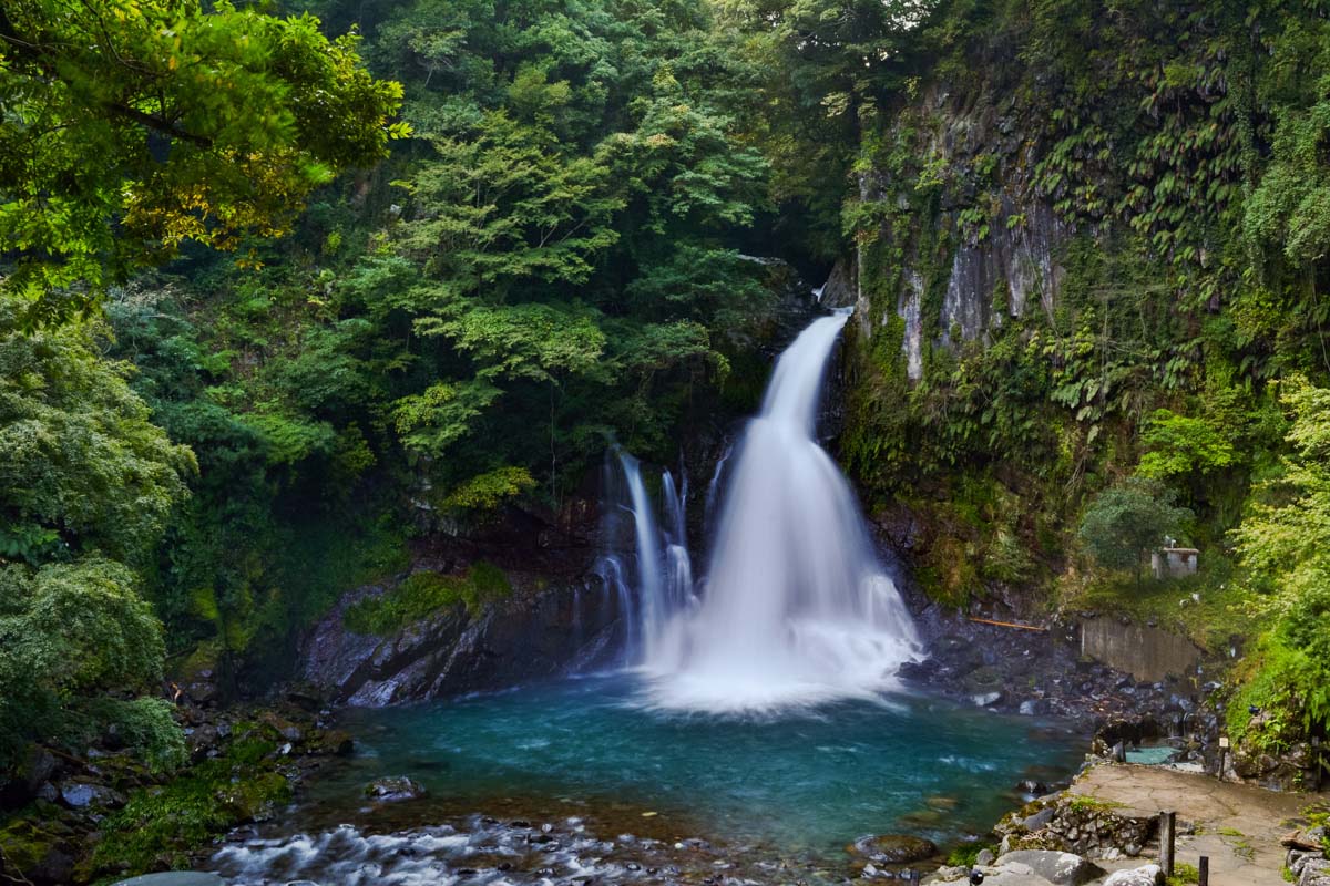 静岡で川遊び！きれいな川・滝・渓谷スポット12選キャンプ・コテージ宿泊も◎TABILMOメディア