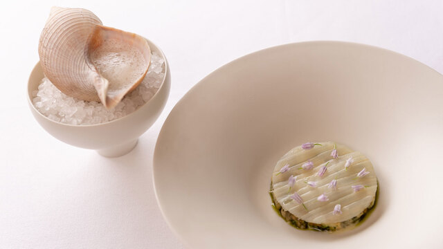 田んぼの真ん中、わざわざ訪れたいUOZEN 魚善 Comme