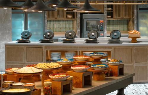 タイ リノベーションし新しくなったインターコンチネンタルバンコクのラウンジで楽しむ贅沢チョコレートのアフタヌーンティーSYOKO BangkokLifeバンコク在住日本人モデルが魅了されたタイ