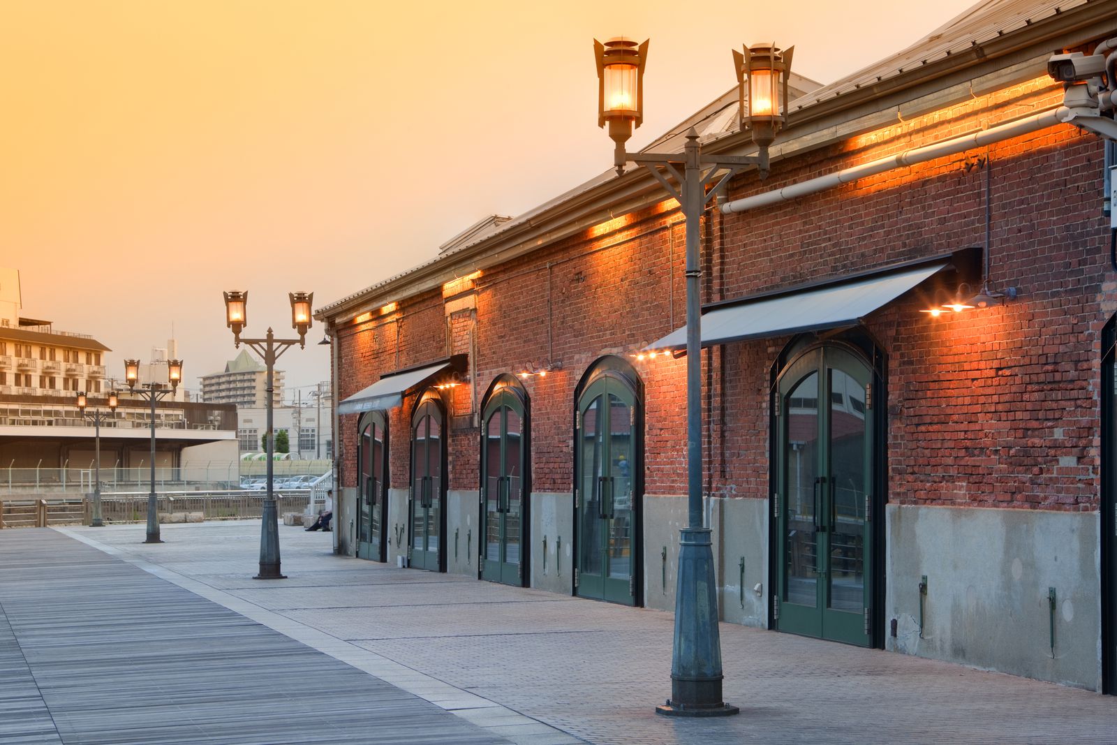 赤レンガ倉庫駐車場近くの桜Trip.com 横浜