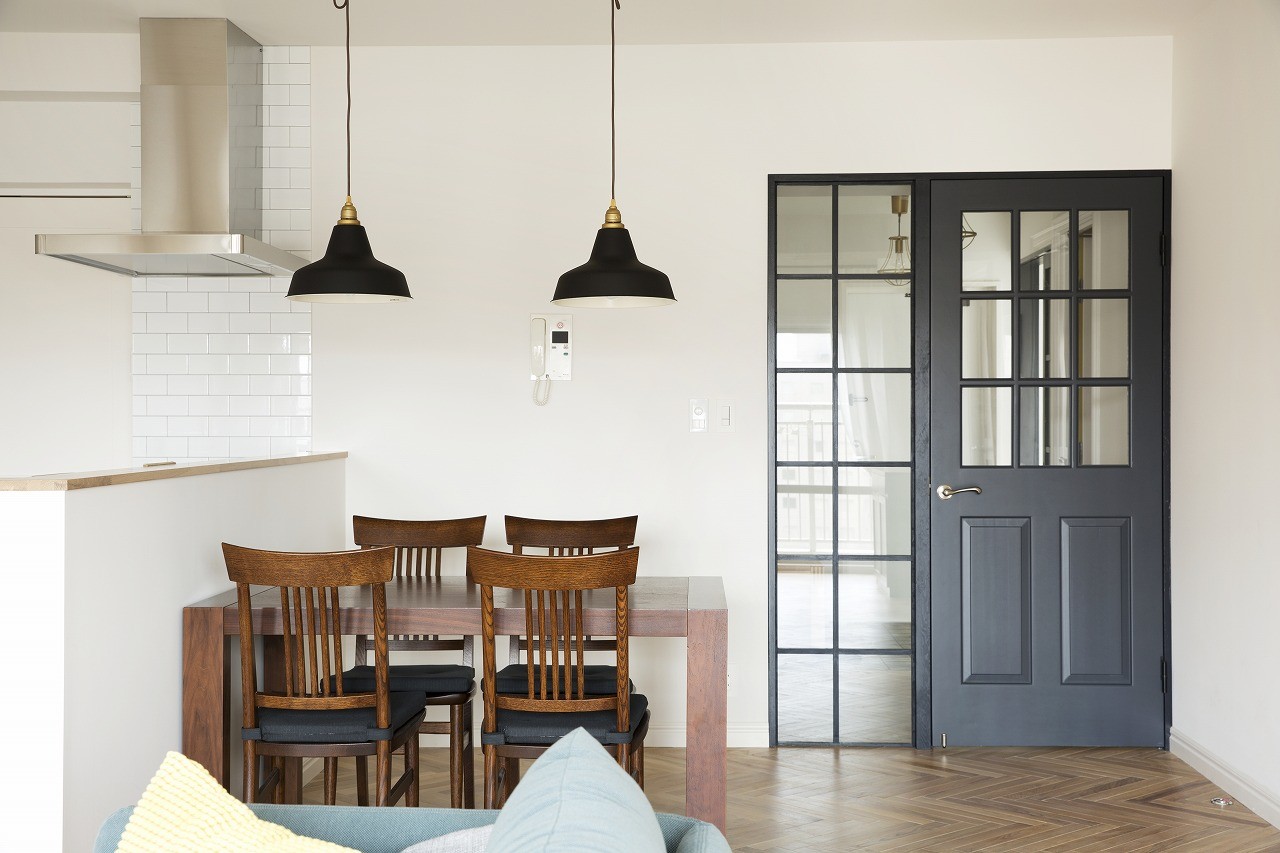 パリのアパルトマンに憧れて。二人暮らしの1LDKインテリアgoodroom journal