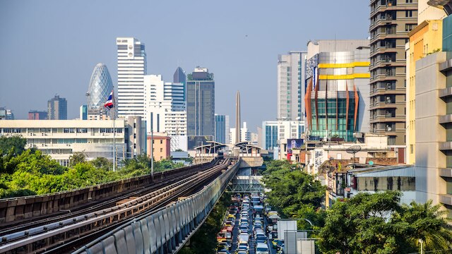 バンコクおすすめグルメ！アソーク コリアタウンにあるチョンダムの129バーツ韓国ランチ,BTSアソーク駅徒歩5分ほどのコリアタウンにあるチョンダムという韓国料理屋さんのランチがコスパが良くお気に入りです。,129バーツ 別途VATがかかります でスンドゥブ、ビビンバ、キムチ炒飯、トッポギなどの美味しい韓国ランチが楽しめます。,タイグルメバンコクグルメ韓国料理スンドゥブチゲ
