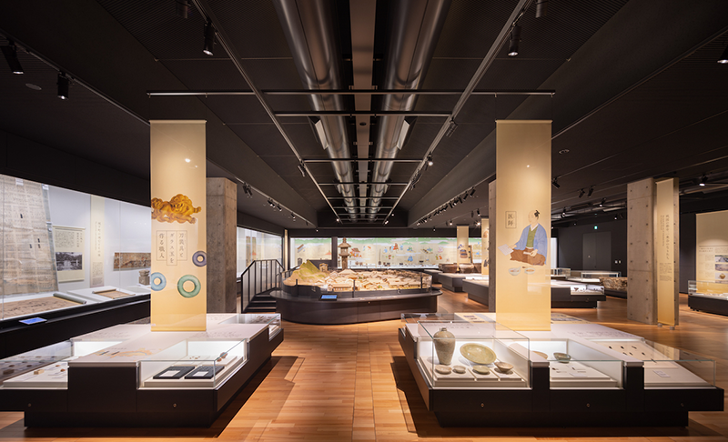 EXPOで唐門のペーパークラフト販売します今週末の17、18日に横浜市で開かれる「お城EXPO 2022」で、ふくい城巡りプロジェクトのブースでは、 福井県ならではの伝統工芸を生かしたグッズとして、越前和紙製の唐門と朝倉ゆめまるのペーパークラフト、和紙に特別な製法で漆