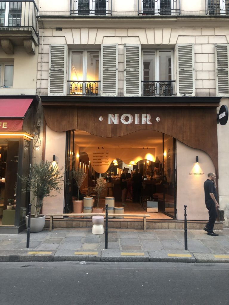 パリのカフェフロール〜有名店に行きたい気持ちとコスパ問題旅好きフリー薬剤師AKO 女1人&犬1匹暮らし