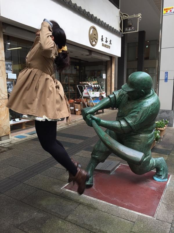 新潟は古町、ドカベンロードで銅像を見てきた。ケツバットガールはいなかった。: Fallen Physicist, Rising