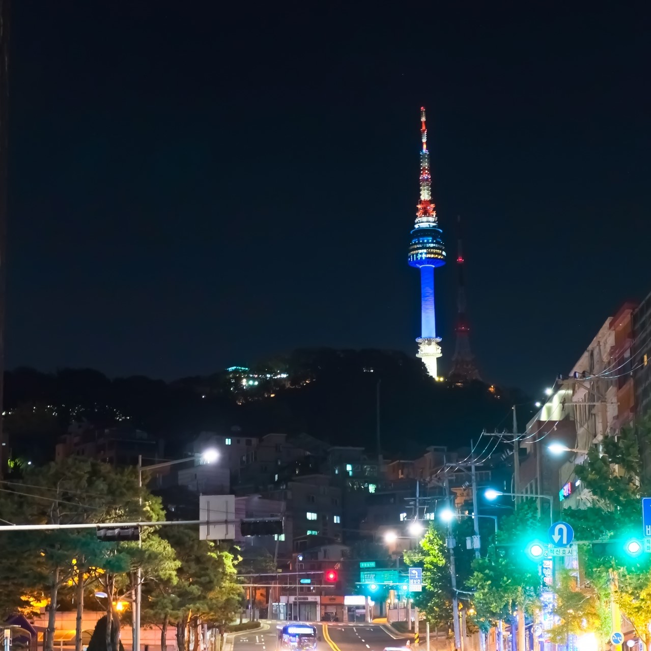 Nソウルタワーの行き方、周辺スポット、グッズ完全ガイド人気の「愛の南京錠」って？Klookブログ