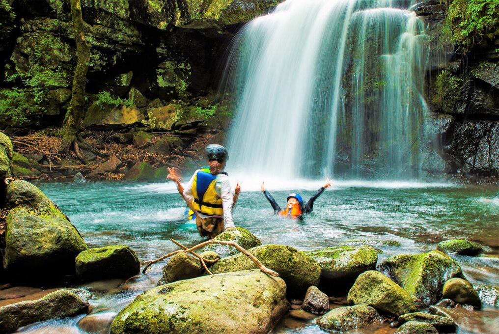 球磨川くだり熊本人吉の深い歴史と大自然の体験