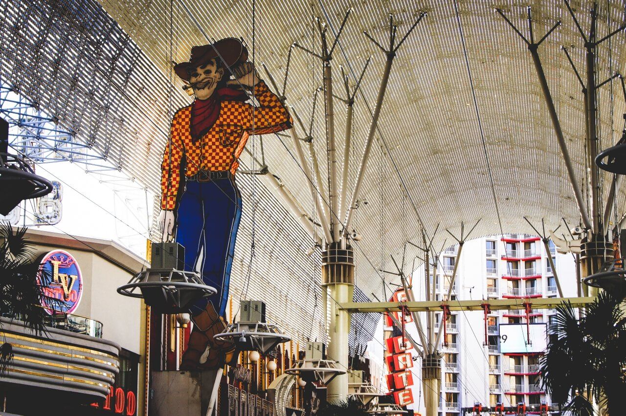 フリーモント・ストリート・エクスペリエンス：世界最大の電飾アーケード有限会社エクセイト研究所