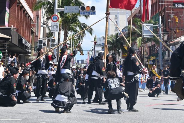 泉崎旗頭保存会ハワイプロジェクト 沖縄伝統の旗頭をハワイへ！ 泉崎旗頭保存会