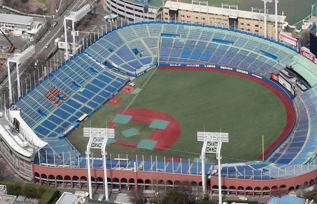 神宮球場の人工芝、全面張り替え ヤクルト球団初３連覇へ〝足固め〟 - サンスポ