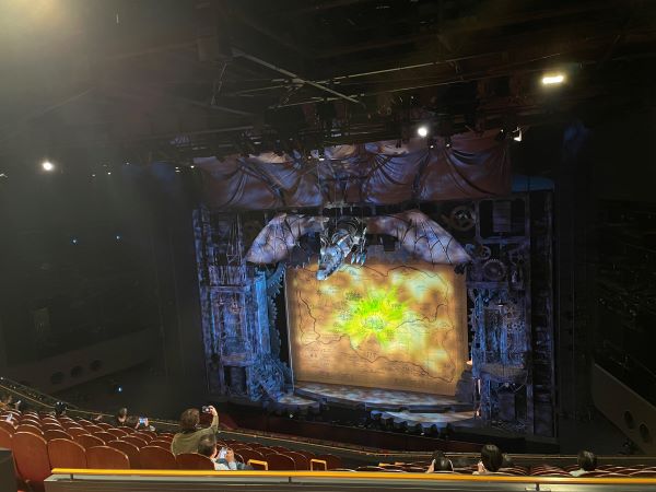 ユーザ投稿劇団四季「海」劇場にてアラジンを観覧。』電通四季劇場 海 の写真子供とお出かけ情報「いこーよ」