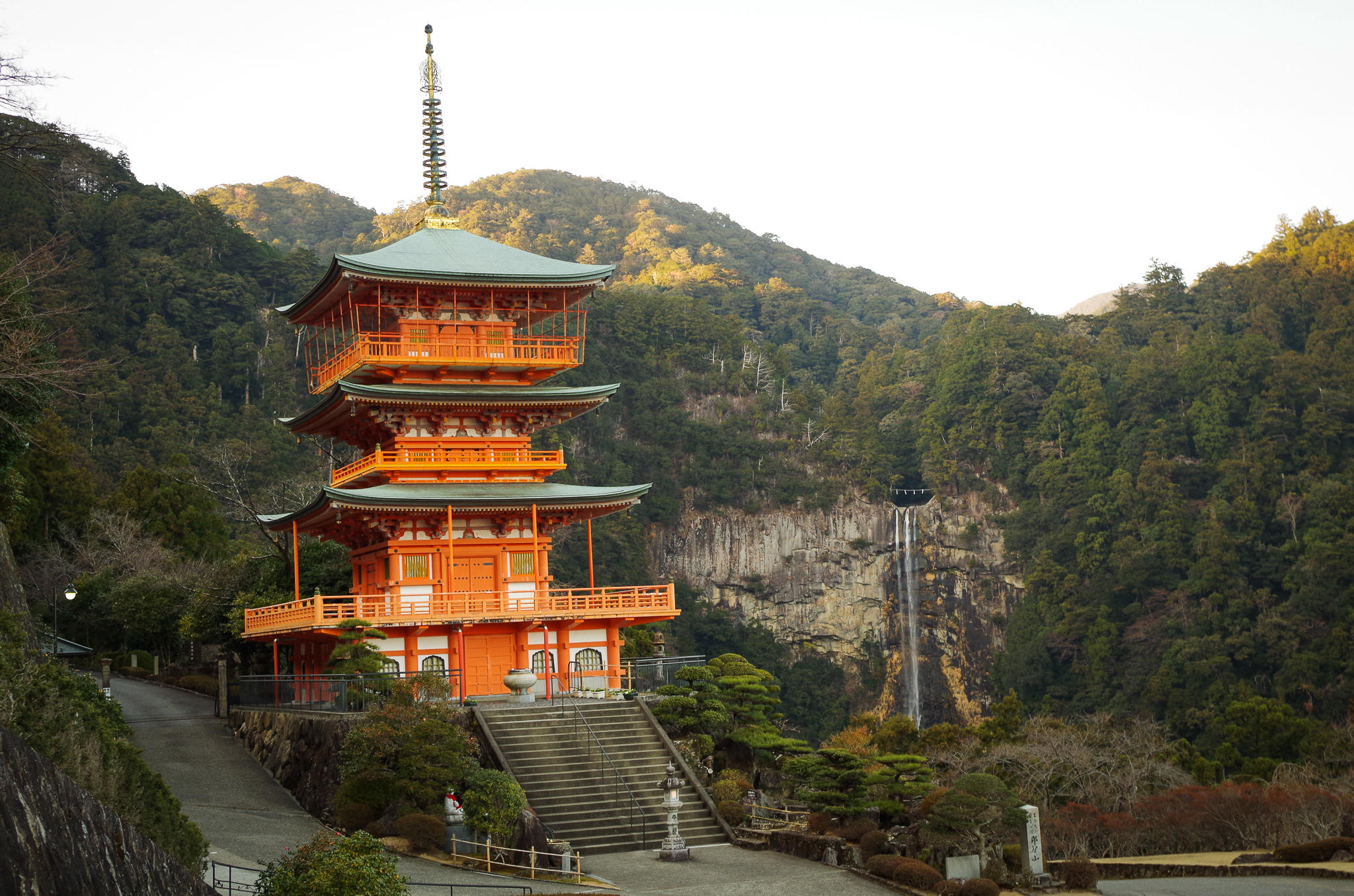 大門坂から熊野那智大社、那智の滝へ！熊野古道随一の人気コースを歩いて巡る3時間モデルコースモデルコース和歌山県公式観光サイト
