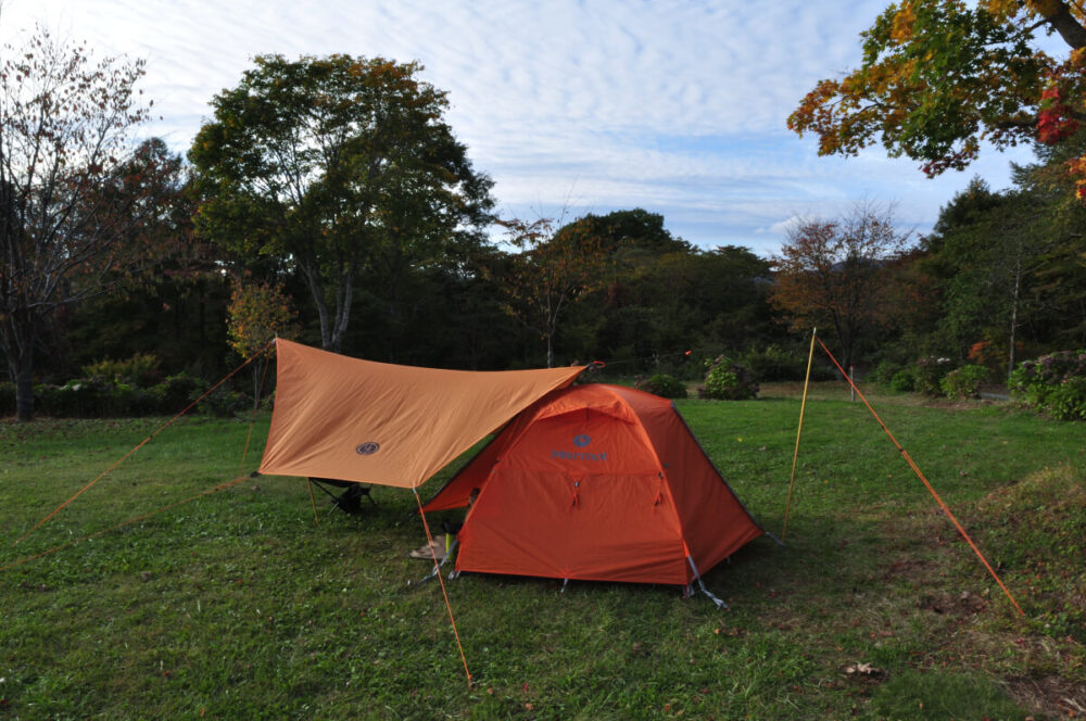 DODの「ワンポールテントRX M TC」と相性抜群の「いつかのタープ TC」を設営レビューキャンプ情報メディア LANTERN