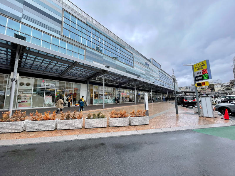 熱海「展望レトロ喫茶 桃山館」の見どころを紹介！縁日やアーケードゲームなども＜2025・静岡＞ じゃらんニュース