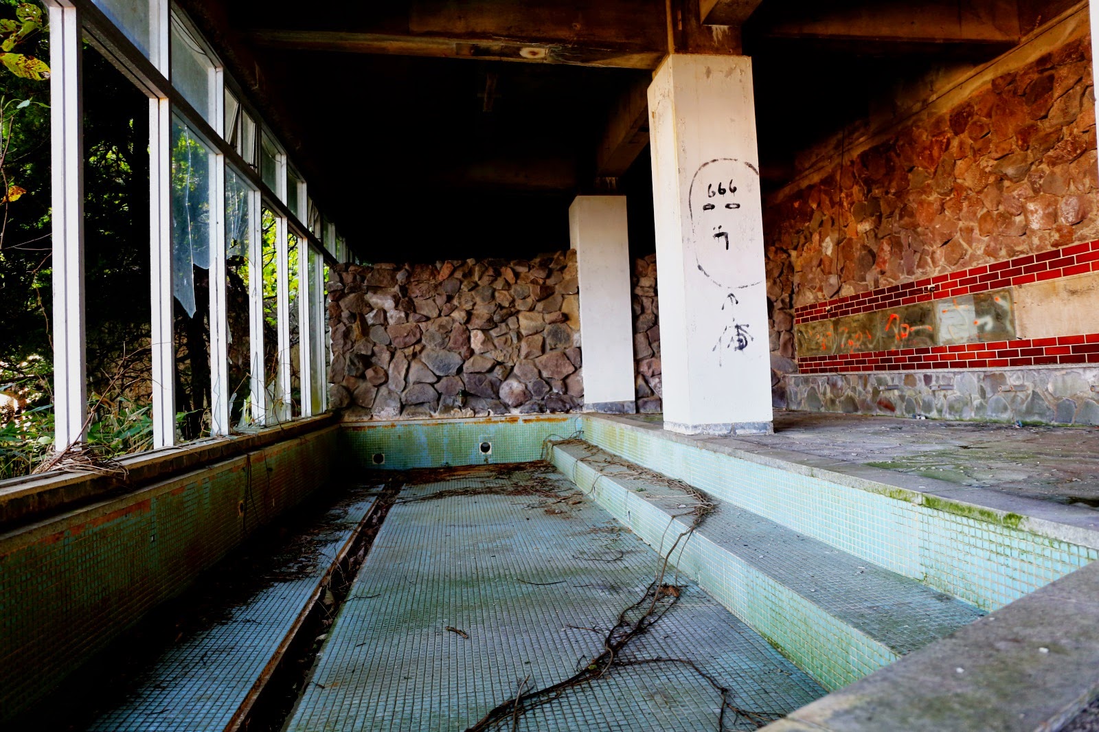 男鹿プリンスホテル・内部探索 秋田県最恐の心霊スポット廃墟写真ブログ -Ruin's Cat