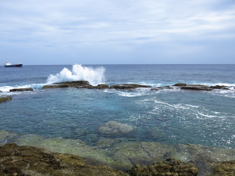 絶海の孤島の海水プール「海軍棒」 旧帝国海軍の標木 沖縄・南大東島 アーカイブ「探訪」 -