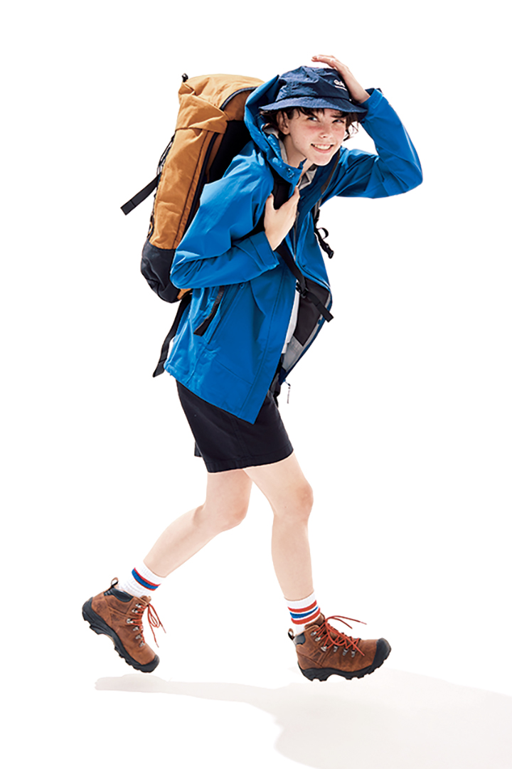 8 4のコーデ 休日はプチハイキング♪ 黒Tならカジュアルも一歩大人にOggi.jp