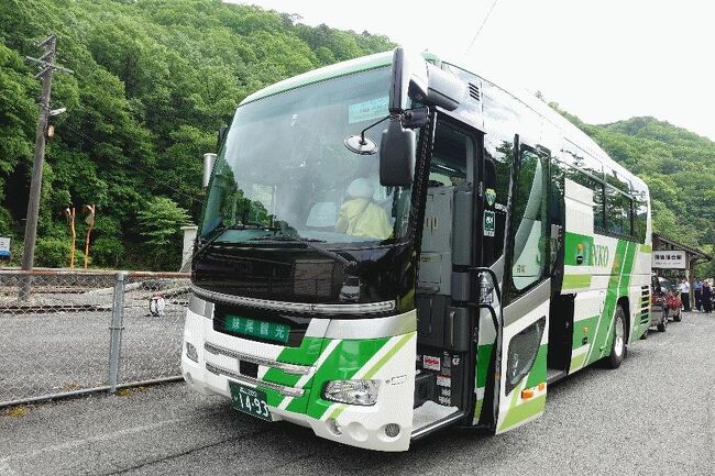 庄原市芸備線・木次線利用促進協議会芸備線実証事業増便で行く芸備線応援の旅第一弾が大盛況のうちに終わりました。 備後 庄原駅から名物ガイド熊本隊長が乗り込み、ツアー参加者20名を含む約80名を乗せた快速庄原ライナーで備後落合駅へ、Instagram