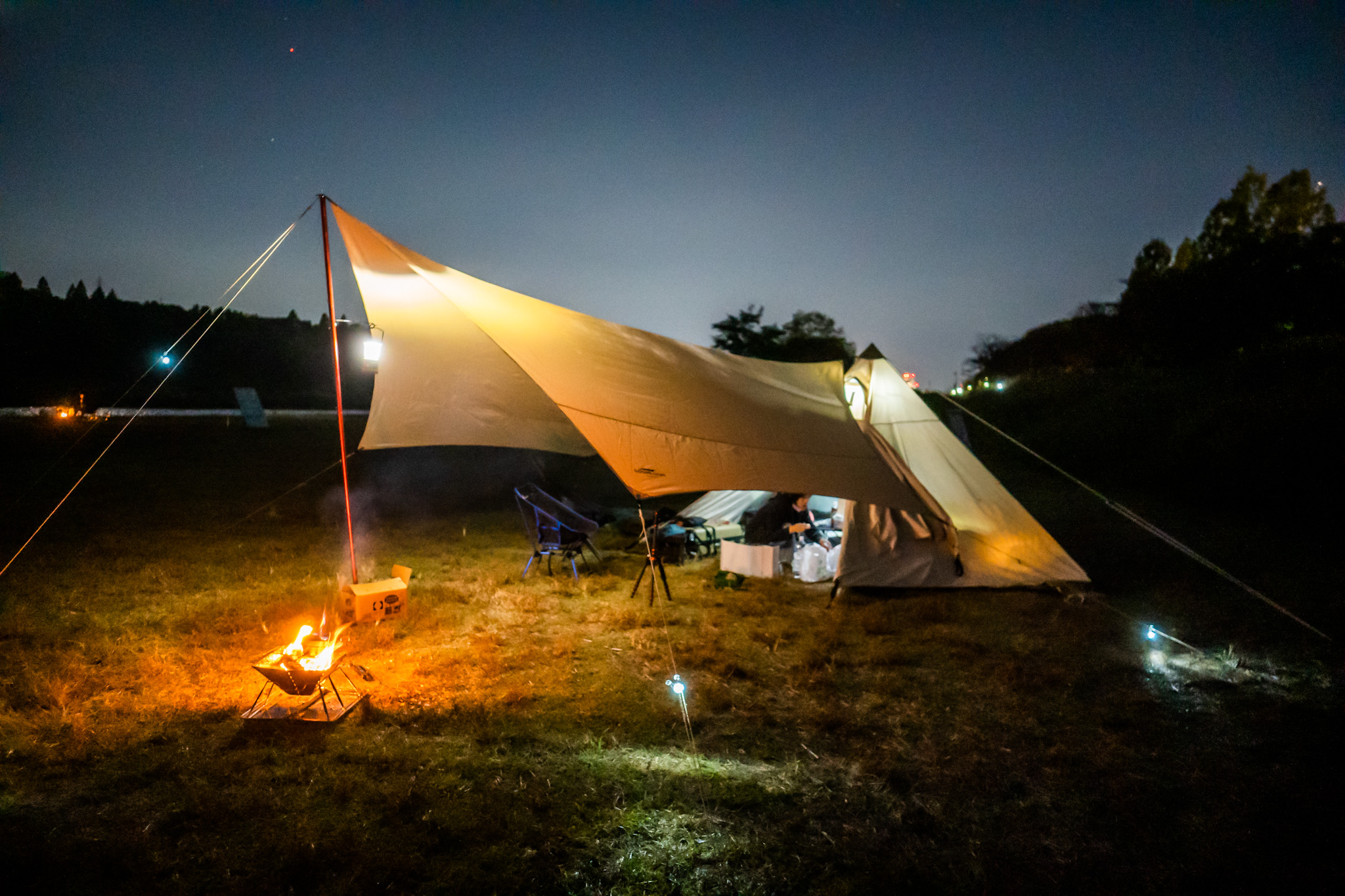 ワンポールテントとタープで小川張り張り方を画像付きで解説！ – WAQ公式オンラインストア