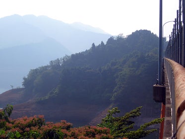 魔の丁字路」で事故多発のワケ 専門家が警告する“心霊スポット”ドライブの「怖すぎる」リスク弁護士JPニュース