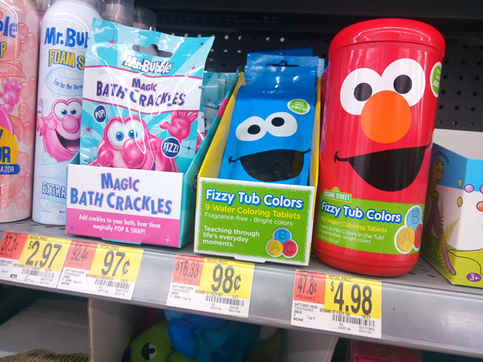 イリノイ州シカゴ-2019年5月24日：シカゴのオヘア国際空港で展示されている地元のお土産の写真素材・画像素材 Image 124911505