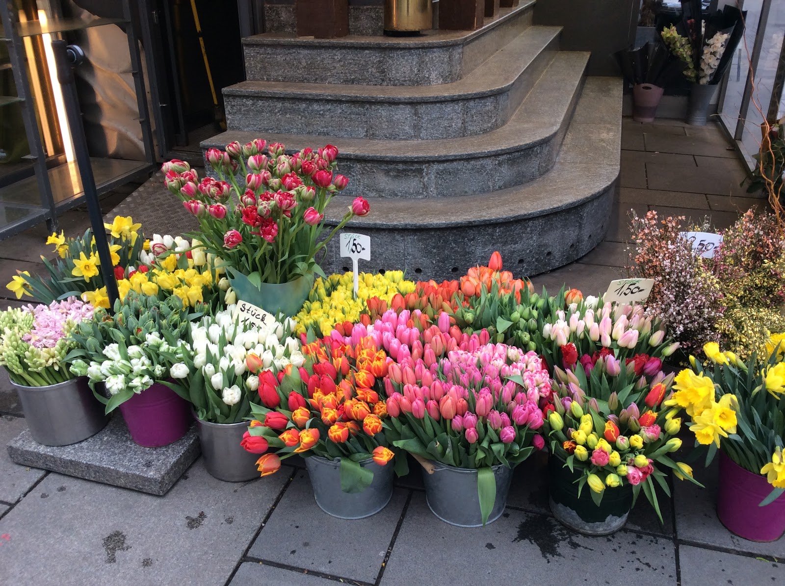 日本を代表するフローリスト厳選６人 -世界で認められ、活躍する彼らの世界観は花屋の常識を覆す-フラワーデザイナー、フラワーアーティストMYFLORIST MAGAZINE