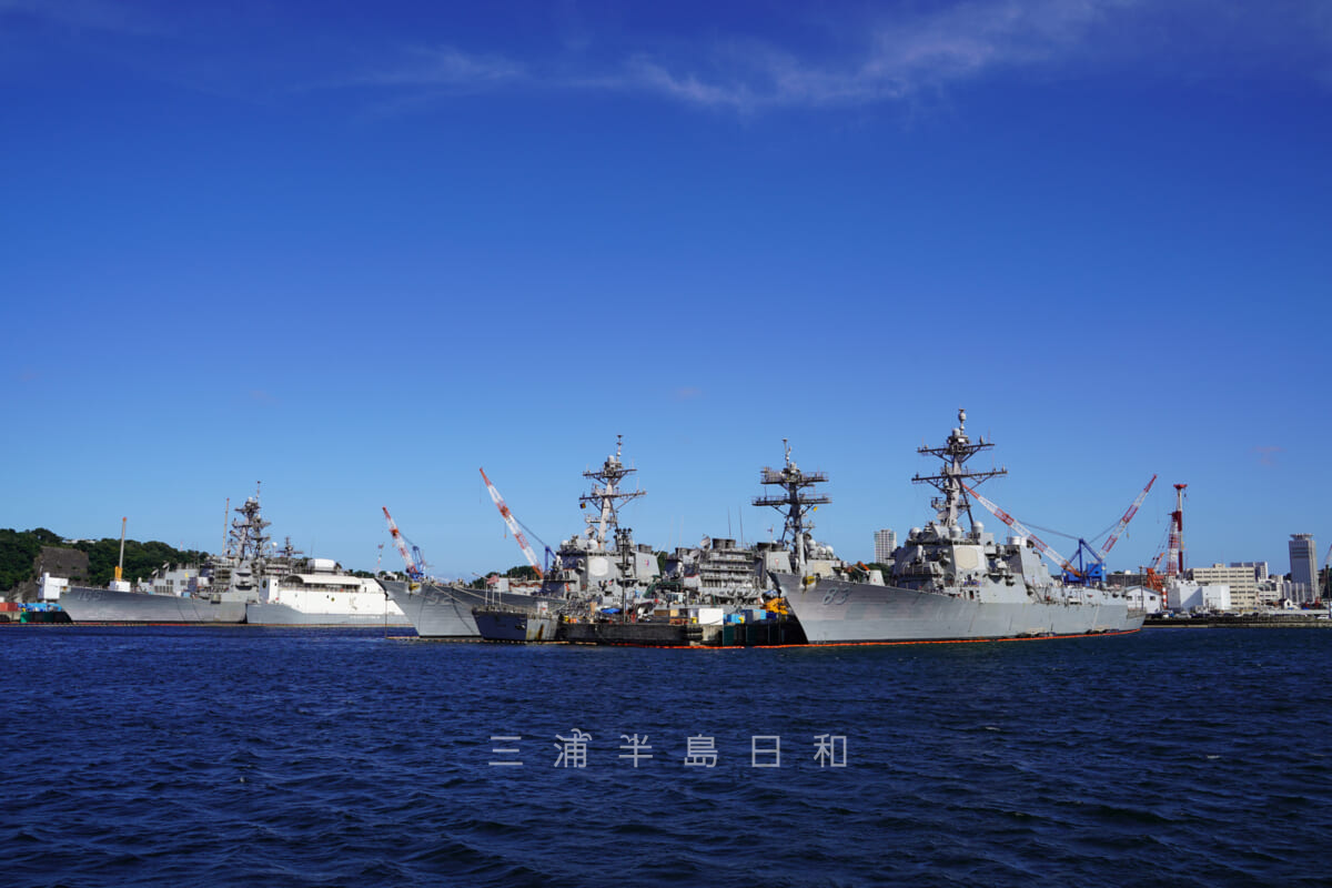 米軍艦船に見学者の列 横須賀基地でイベント神奈川毎日新聞