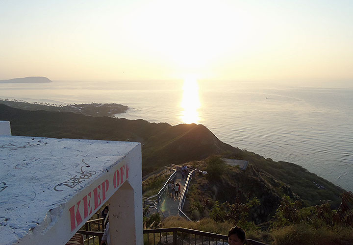 ハワイ ダイヤモンドヘッド登山レポ往復1時間で絶景が。おすすめツアーも紹介！Klookブログ