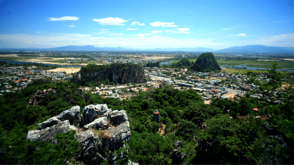 ダナン大聖堂の行き方や入り方・英語のミサ・周辺観光地門は閉まってる？ポステ